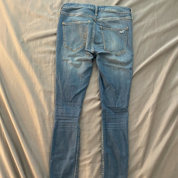 5 Long Hollister Jeans - Picture 2 of 3